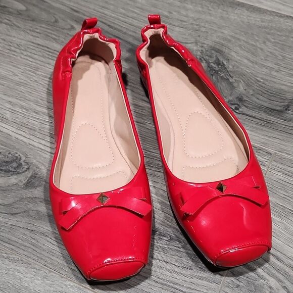 Vintage 90s Red Suede WHAT'S WHAT Square Toe Slip on Flats w/ Black Bow Accent - 6 B